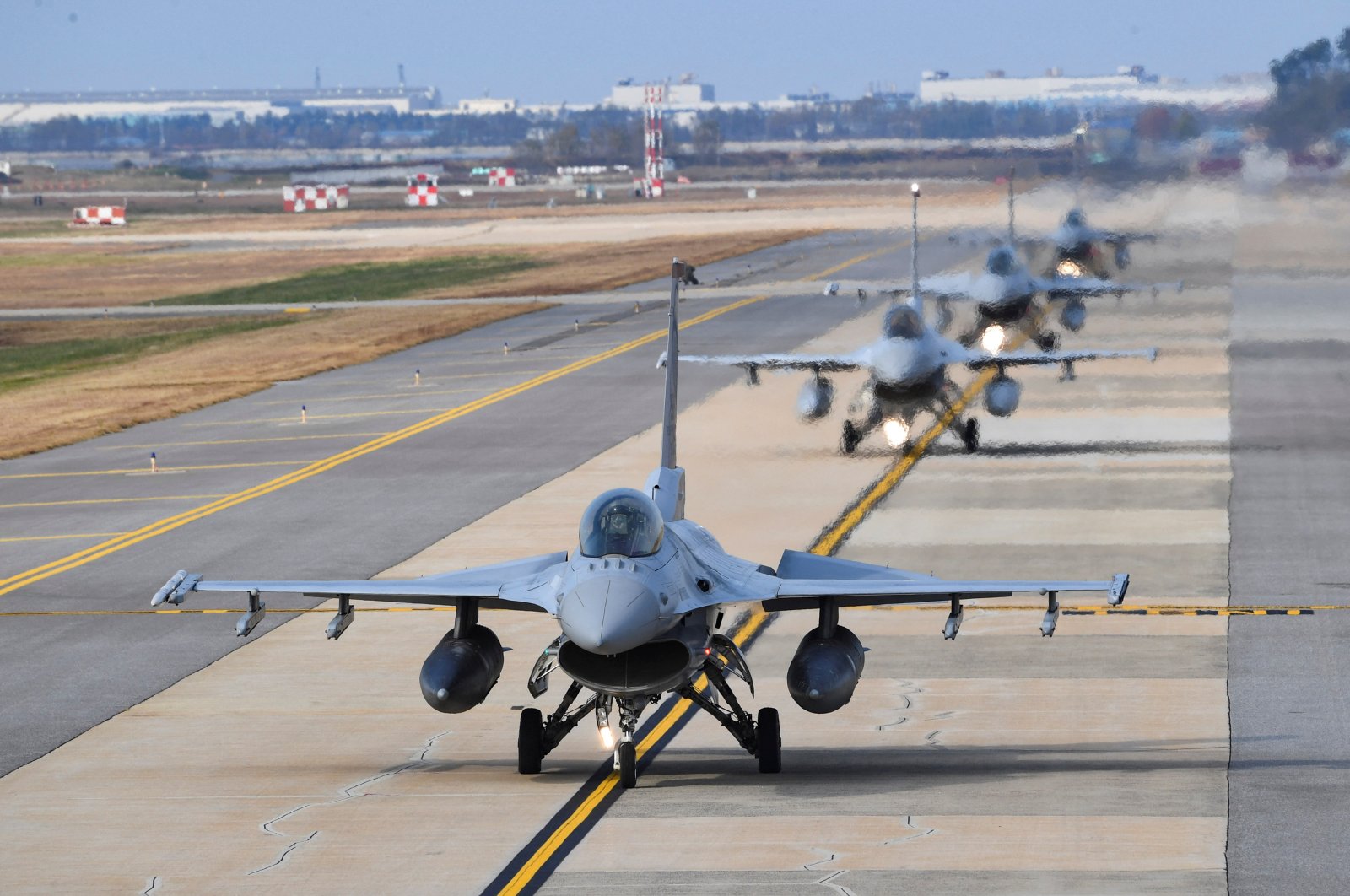 South Korean KF-16 jets take part in a joint drill with the U.S., Gunsan, South Korea, Nov. 1, 2022. (Reuters Photo)