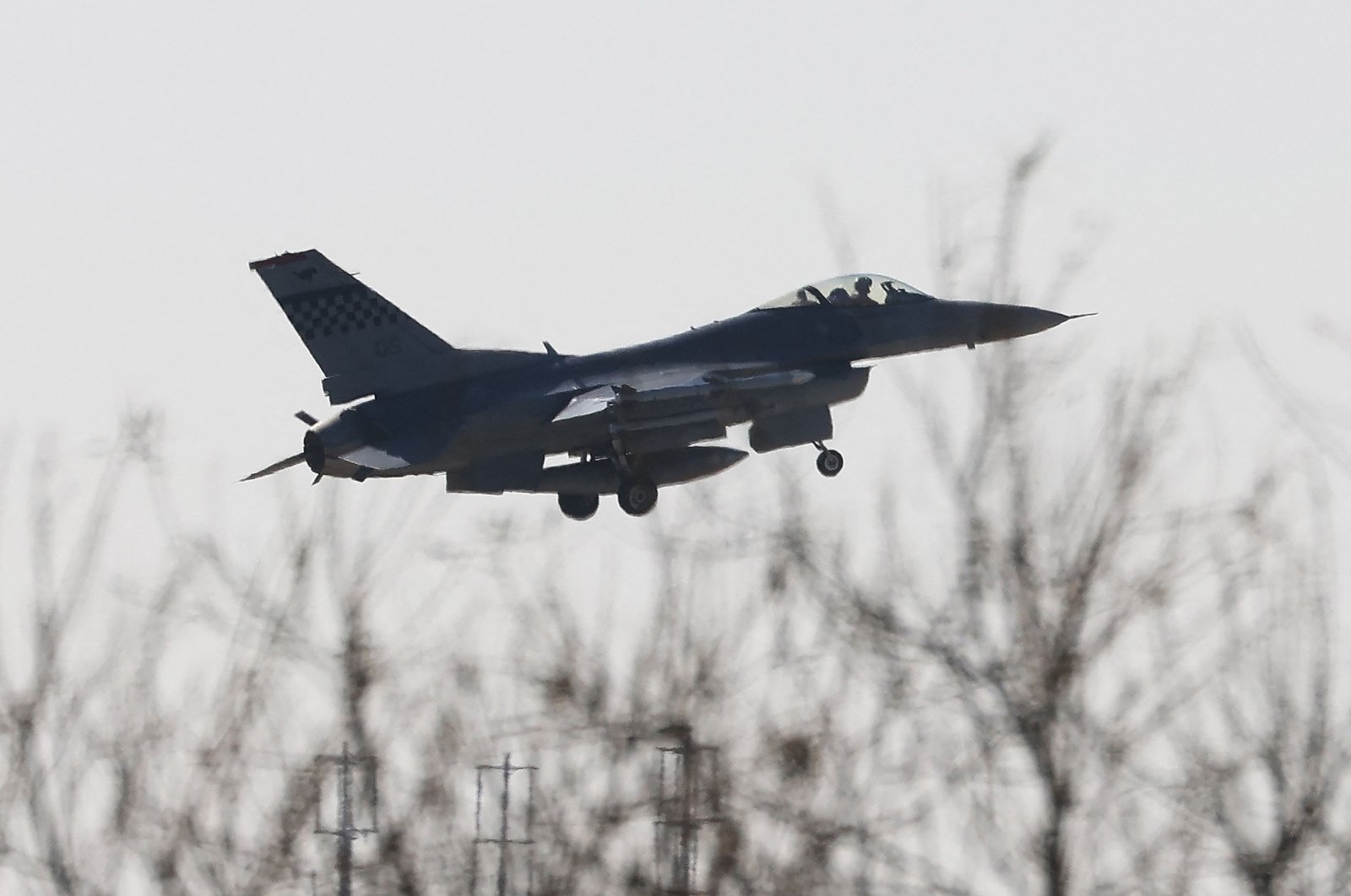 A U.S. Air Force F-16 fighter jet is seen at the Osan Air Base in Pyeongtaek, South Korea, Nov. 4, 2022. (AFP Photo)