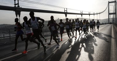 Athletes participate in the 44th Istanbul Marathon, Istanbul, Türkiye, Nov. 6, 2022. (AA Photo)