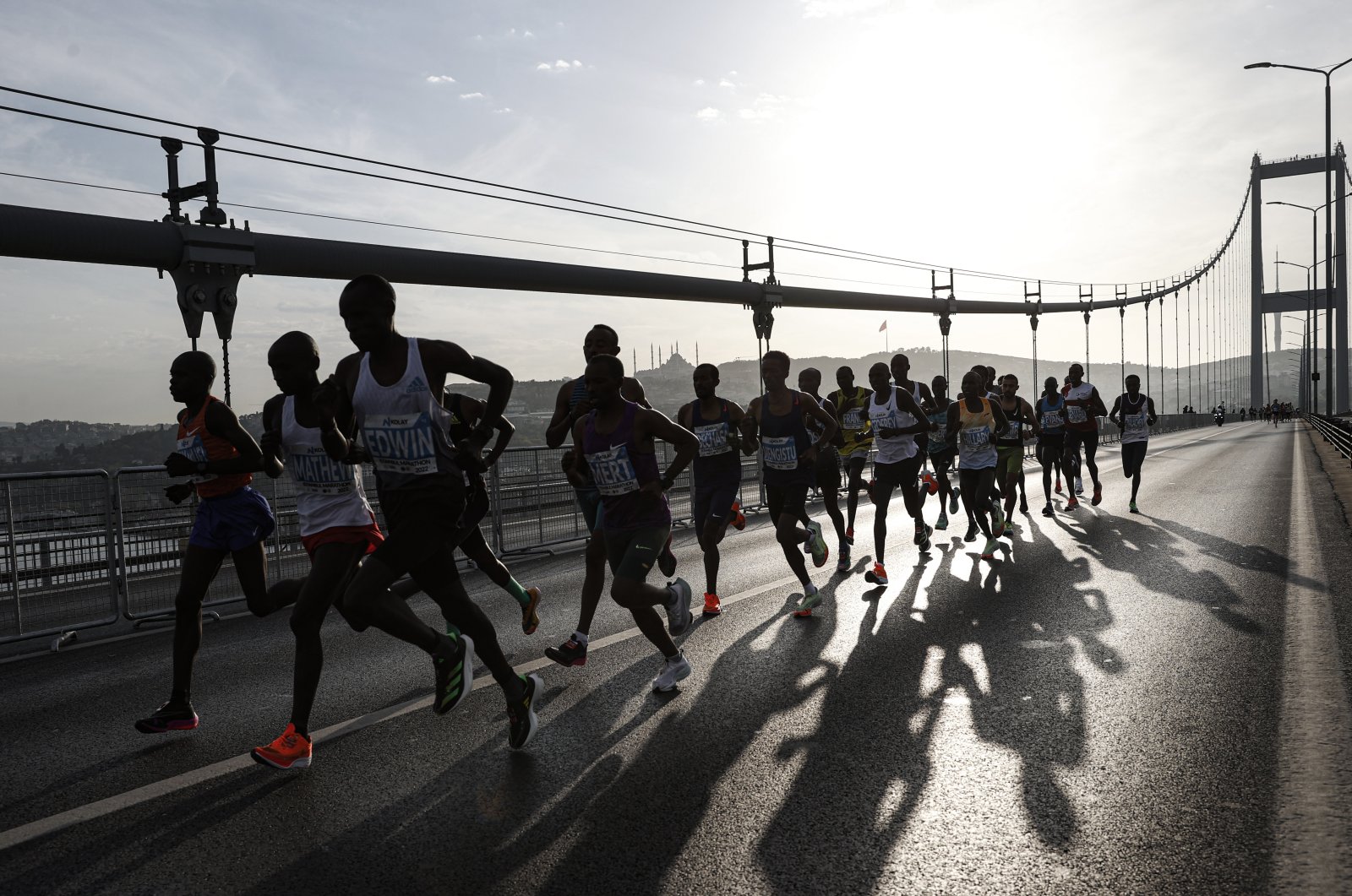 Kipkemboi Kenya, Dalasa dari Ethiopia meraih penghargaan Istanbul Marathon