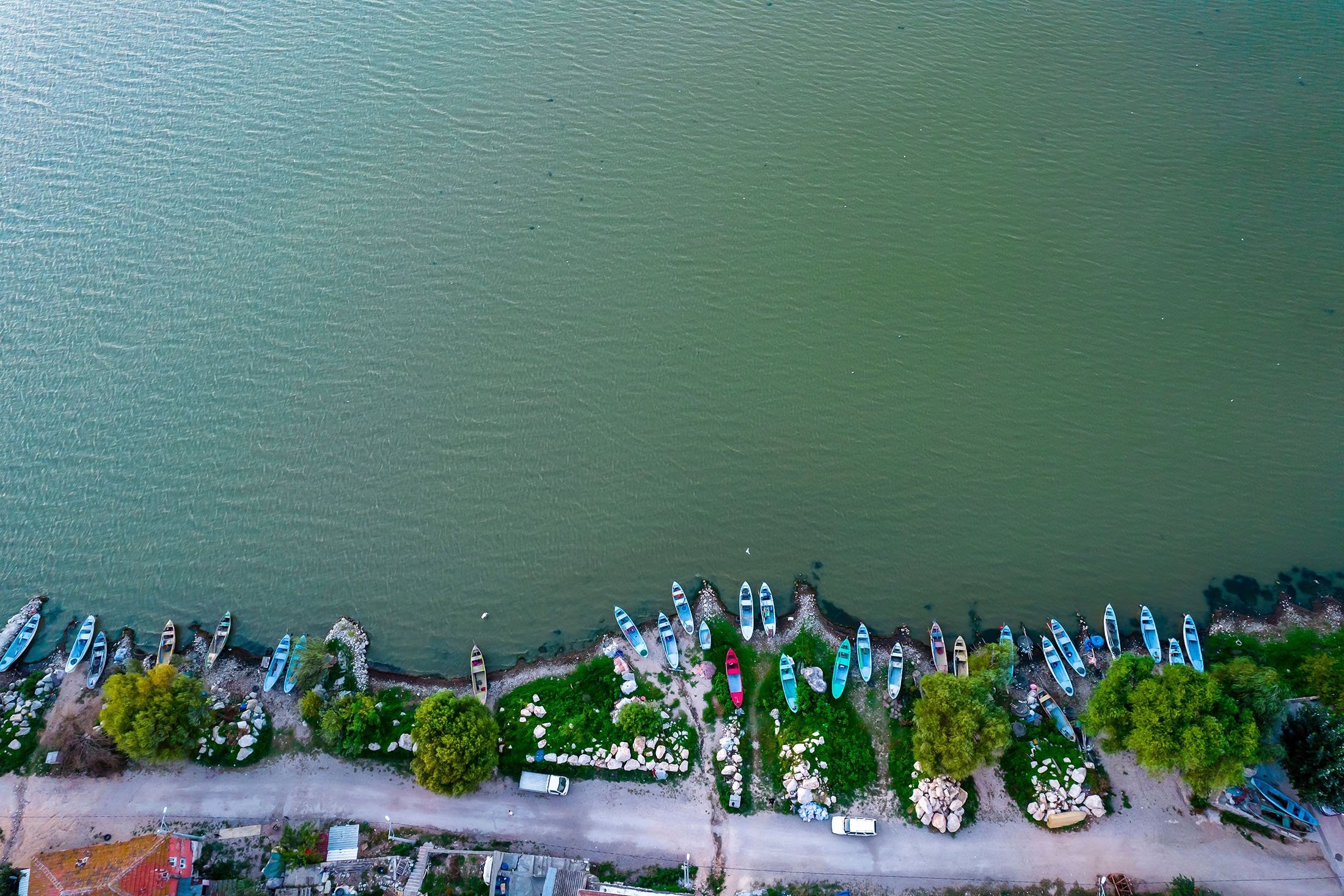 Pemandangan Danau Uluabat dan Gölyazı dari udara, di Bursa, Türkiye.  (Foto Shutterstock)