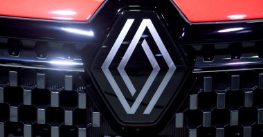 The Renault logo is pictured on the first day of the Paris auto show, in Paris, France, Oct. 17, 2022. (AFP Photo)