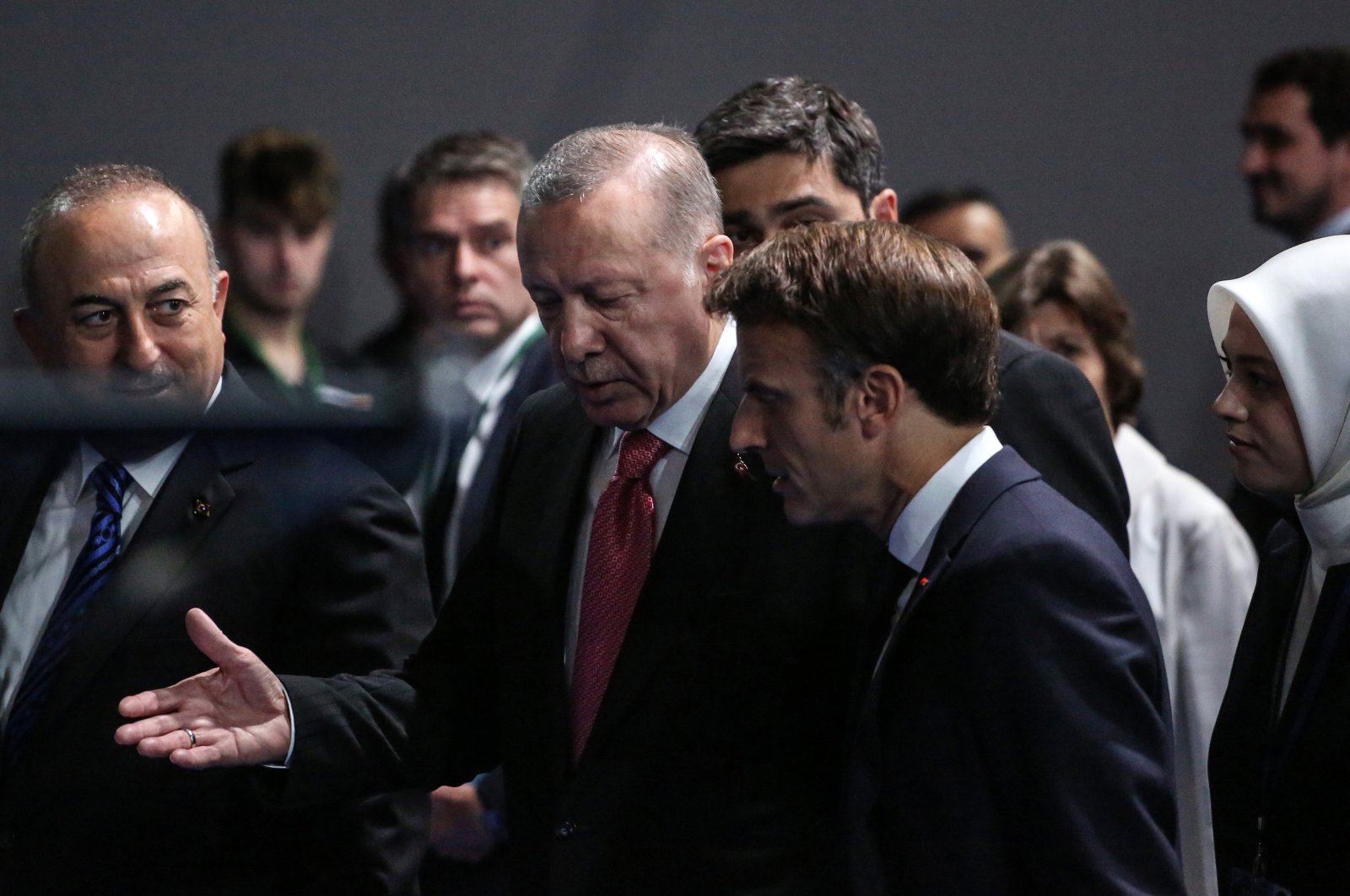 Turkish President Recep Tayyip Erdoğan (L) and French President Emmanuel Macron (R) on day two of the NATO summit at the Ifema Congress Center in Madrid, Spain, June 29, 2022. (Getty Photo)