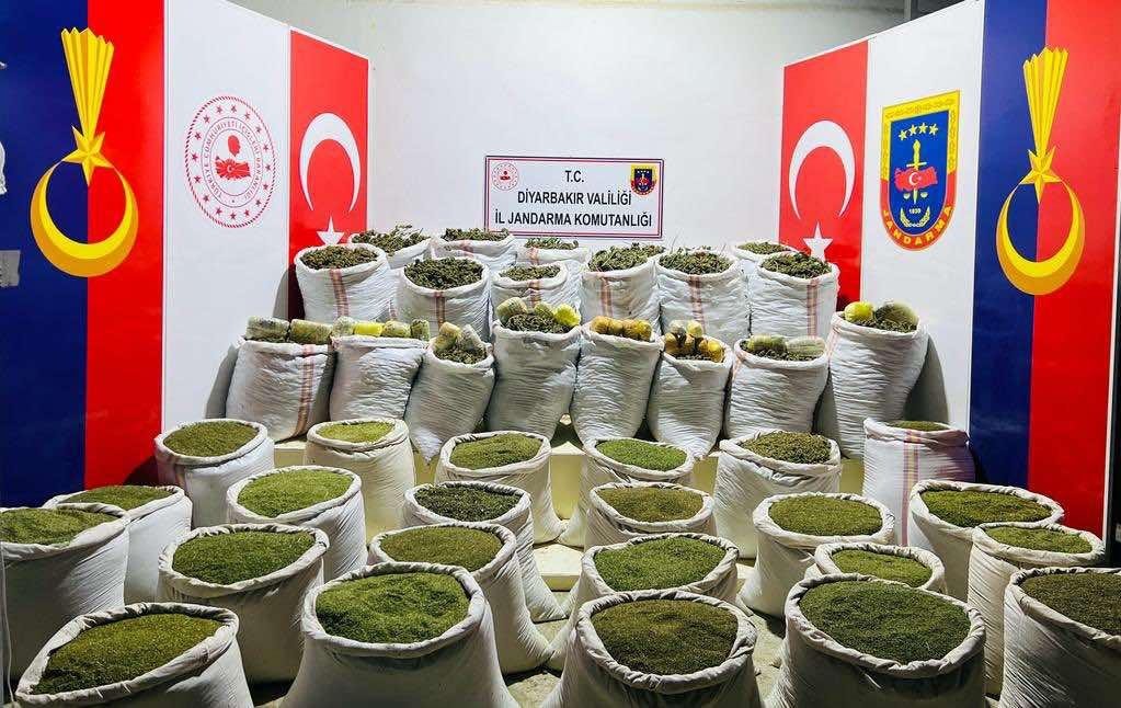 Various drugs belonging to the PKK terrorist group seized in a police raid in Türkiye&#039;s southeastern province Diyarbakır, Nov. 6, 2022. (AA Photo)