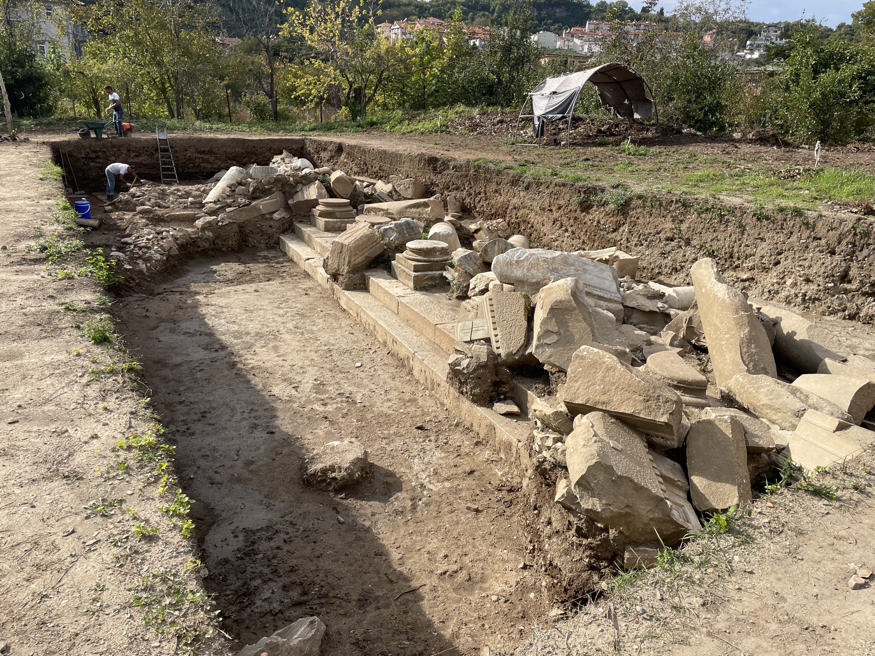 Amasra, Bartın, Türkiye, 9 Kasım 2022'de Mısır kökenli olduğu düşünülen antik bir muska mührünün bulunduğu arkeolojik kazı. (AA Fotoğrafı)