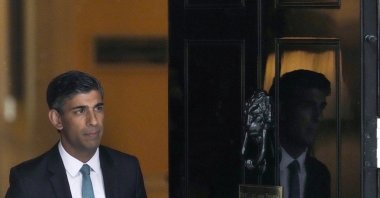 Britain&#039;s Prime Minister Rishi Sunak leaves 10 Downing Street for the House of Commons for his first Prime Minister&#039;s Questions in London, Oct. 26, 2022. (AP Photo)