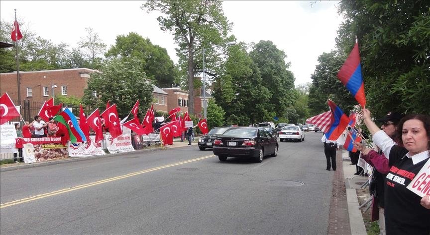 Turks and Armenians hold a demonstration in front of the Turkish Embassy over the 1915 events in Washington, U.S., Apr. 24, 2012. (AA Photo)