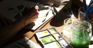 Participants take part in "The Gardens of Gökova" workshop organized by botanical illustrator Işık Güner and botanical collector Fem Güçlütürk, in Akyaka, Muğla, Türkiye. (Photo courtesy of Leyla Yvonne Ergil)