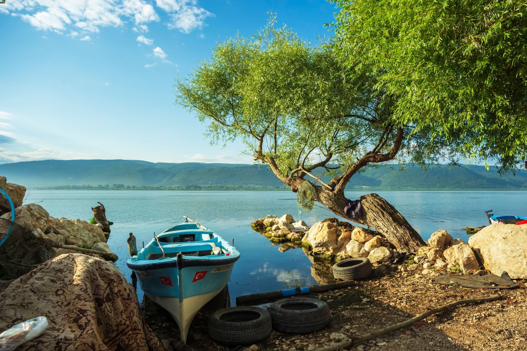 Gölyazı dan Danau Uluabat, di Bursa, Türkiye.  (Foto Shutterstock)