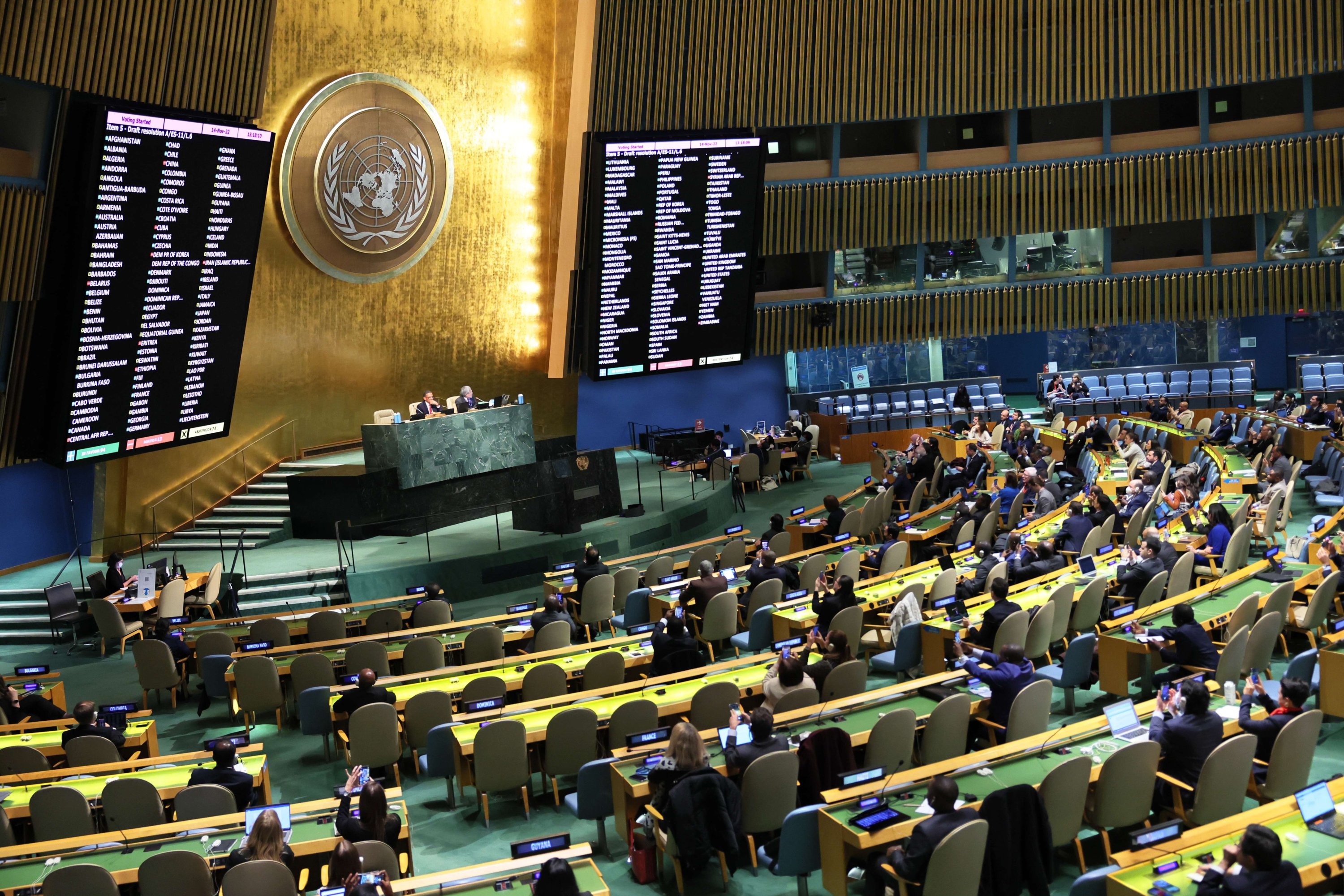 UN adopts resolution urging Russia to pay reparations to Ukraine ...