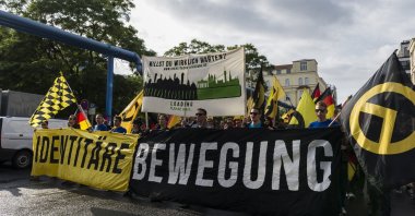 Protesters from the far-right movement Generation Identitaire take part in a demonstration against migrants, Berlin, Germany, June 17, 2016. (Getty Photo)