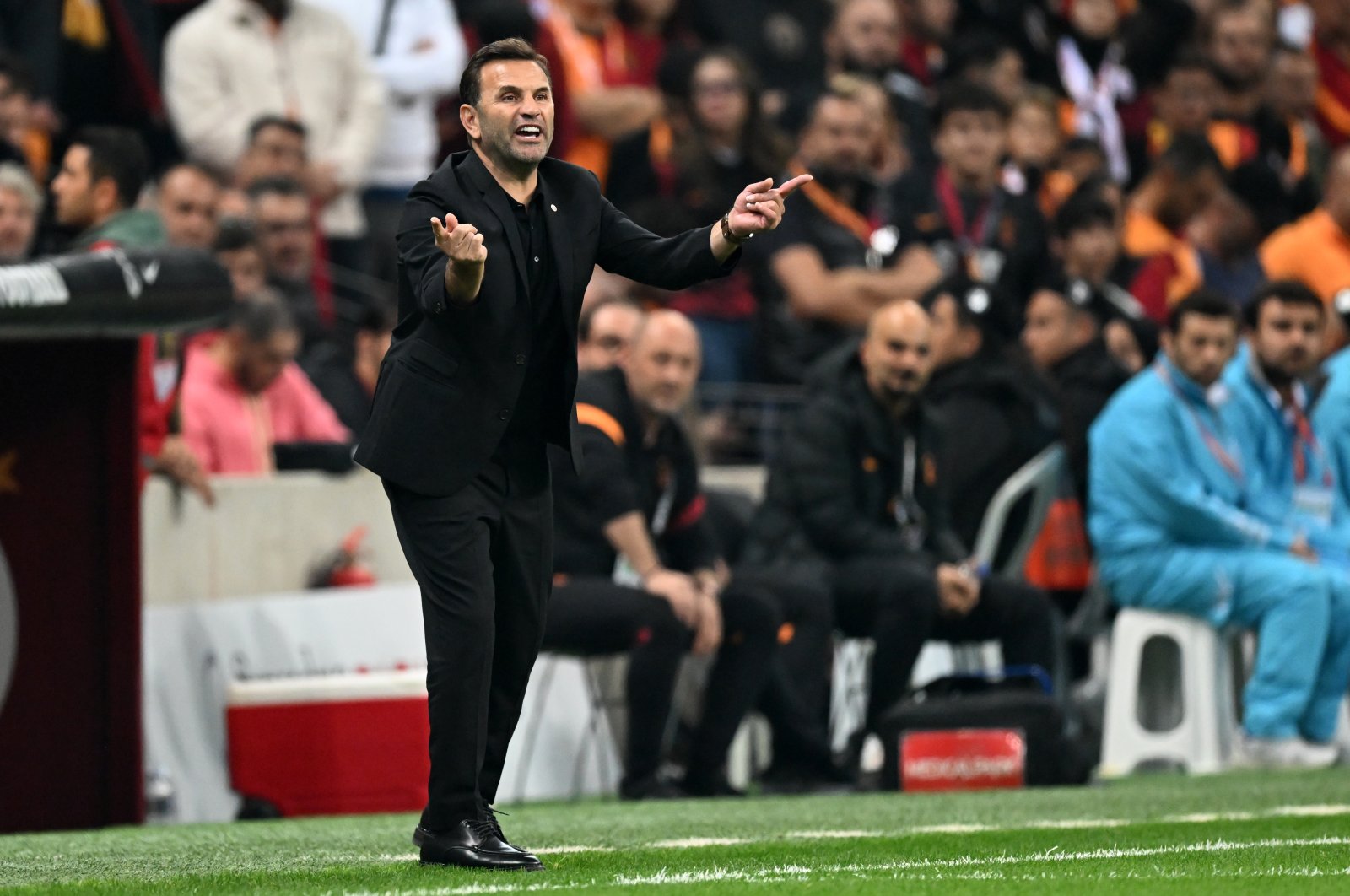 Pelatih Buruk membuktikan keberaniannya saat memimpin kebangkitan Galatasaray