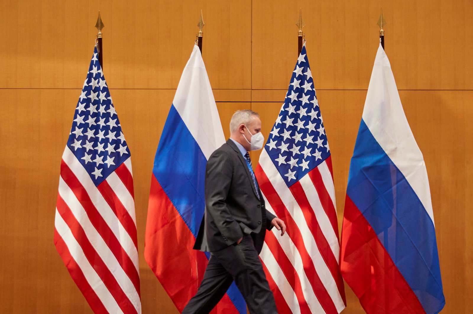 Russian and U.S. flags are pictured before talks between Russian Deputy Foreign Minister Sergei Ryabkov and U.S. Deputy Secretary of State Wendy Sherman (not pictured) at the United States Mission in Geneva, Switzerland, Jan. 10, 2022. (Reuters File Photo)