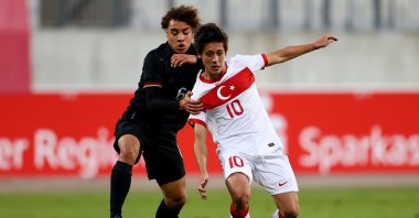 Germany's Rafael Lubach challenges Türkiye's Arda Güler during the International Friendly between Germany U17 and Türkiye U17 at Eilenriedestadion, Hanover, Germany, Nov. 12, 2021. (Getty Images Photo)