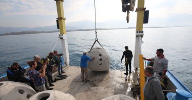 Artificial reefs are placed at the scientifically designated spot in Iskenderun Bay, Hatay, southeastern Türkiye, Nov. 16, 2022. (AA Photo)
