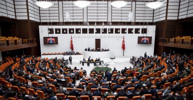 Lawmakers during a session to approve the omnibus bill at the Turkish Parliament, Nov. 16, 2022. (AA Photo)