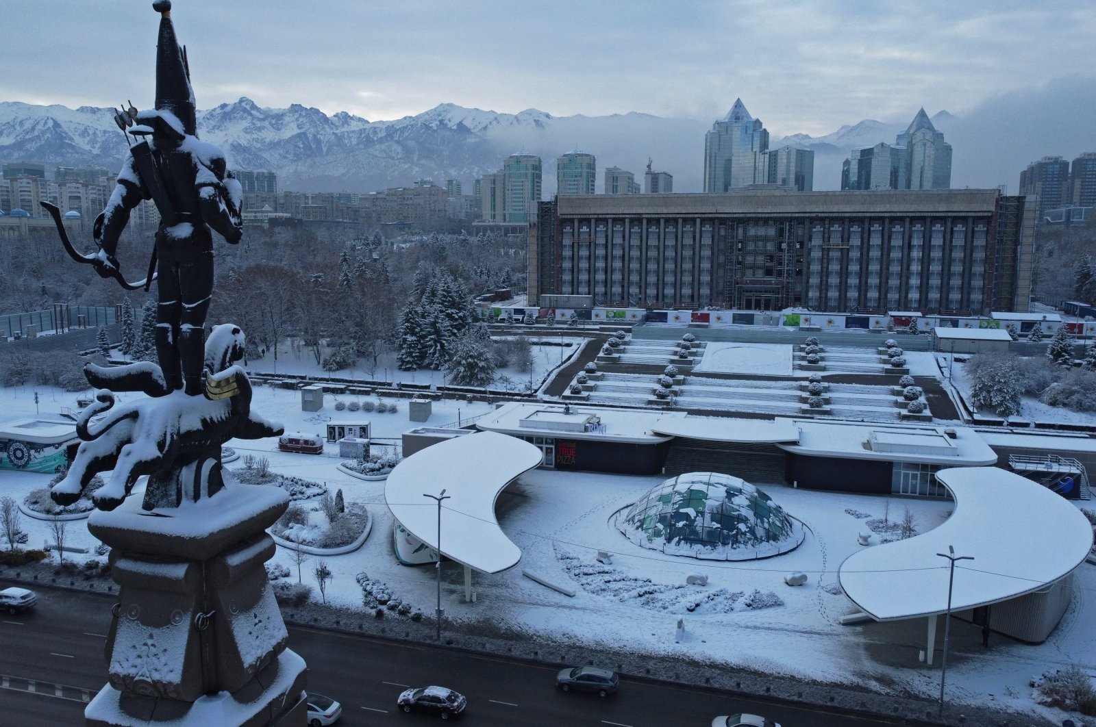 A view shows the Monument of Independence in front of the city administration headquarters in Almaty, Kazakhstan, Nov. 17, 2022. (Reuters Photo)