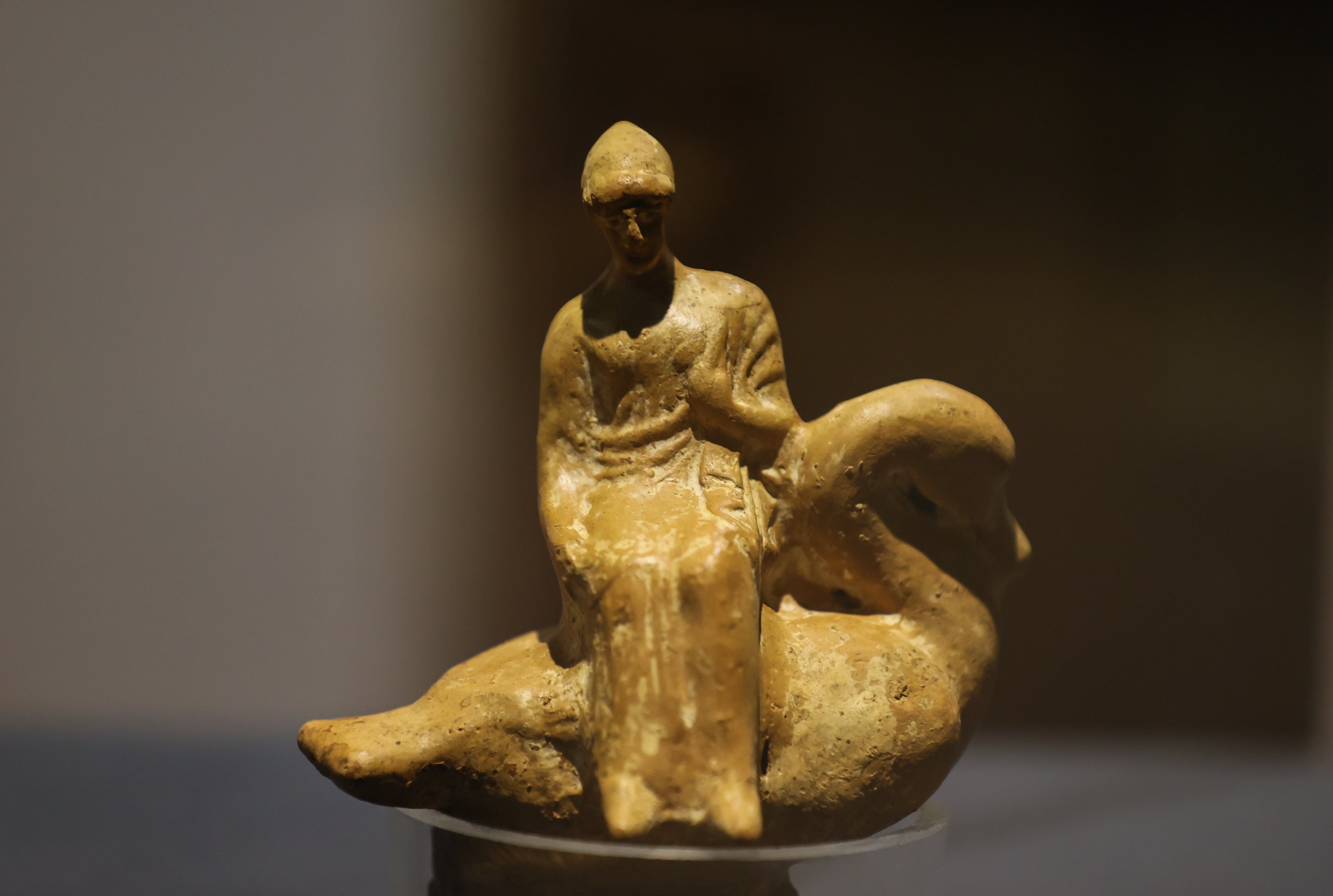 The statuette of Leda, the queen of Sparta, on display for the first time at the Izmir Archeology Museum, Türkiye, Nov. 15, 2022. (AA Photo)