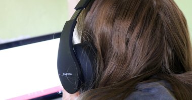 As many as 1 billion young people may be at risk of hearing loss from being exposed to loud noises when listening to music on devices and in other settings, researchers say. (dpa Photo)