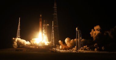 NASA's Artemis 1 Space Launch System with the Orion capsule attached launches at NASA's Kennedy Space Center in Cape Canaveral, Florida, U.S., Nov 16, 2022. (AFP Photo)