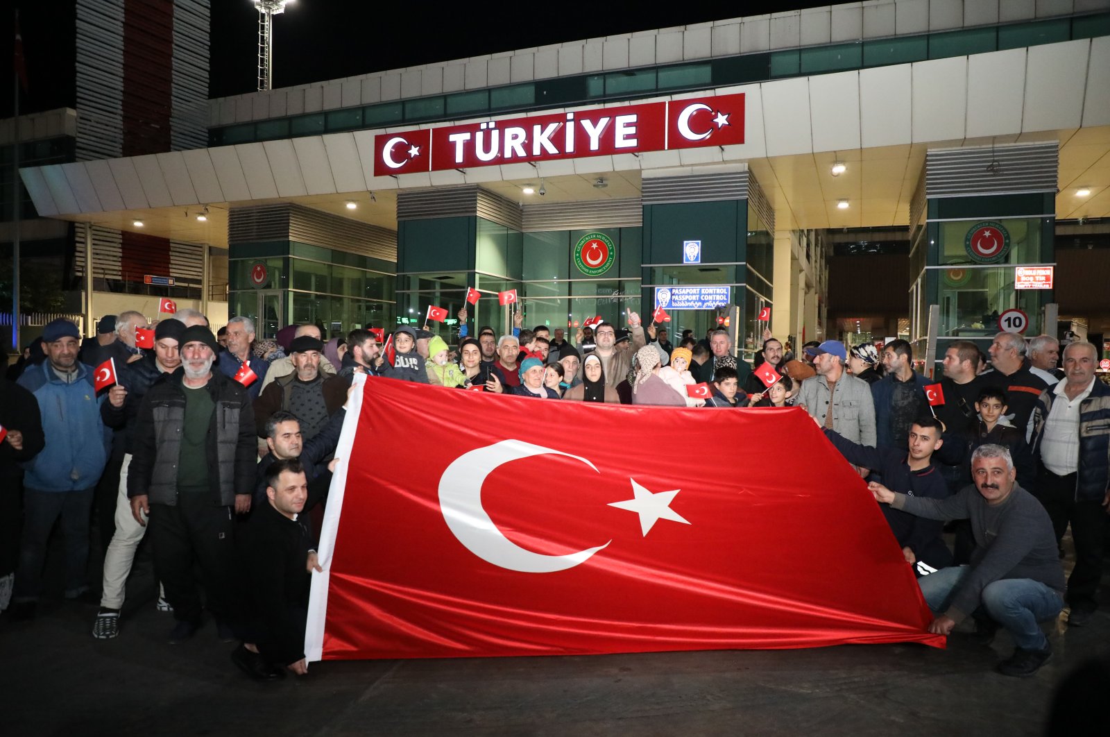 Türkiye, Ukrayna’nın Herson kentinden 88 Ahıska Türkünü daha sınır dışı etti