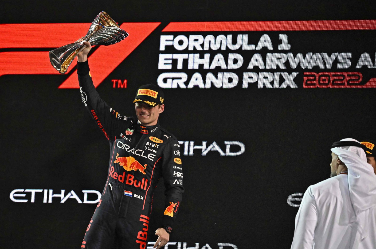 Verstappen mengakhiri tahun F1 yang luar biasa dengan kemenangan di GP Abu Dhabi