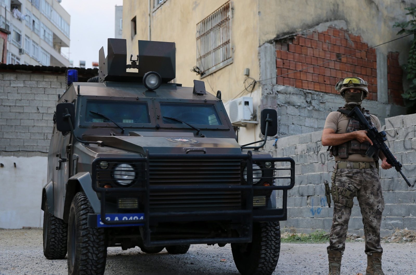 Eight PKK suspects were arrested in an operation in Mersin province, Türkiye, Aug. 15, 2022 (AA Photo)