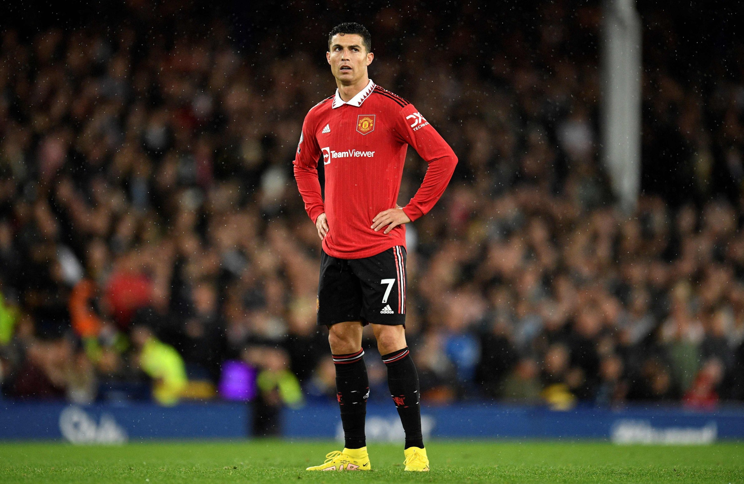 Man Utd owners consider sale of club as Ronaldo leaves 'immediately