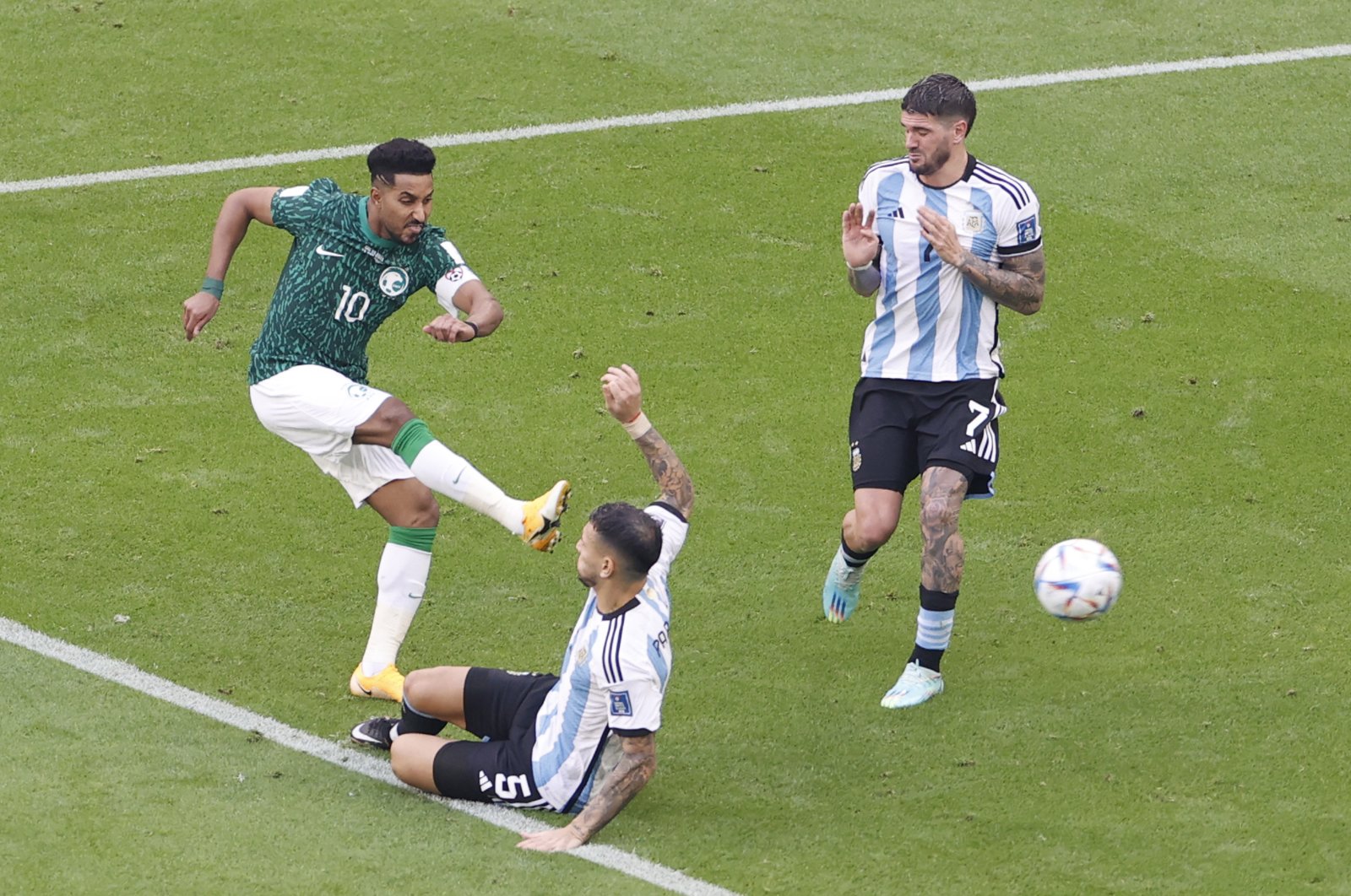 Orang-orang Saudi yang menakjubkan mengakhiri pukulan beruntun Argentina di Piala Dunia yang mengejutkan