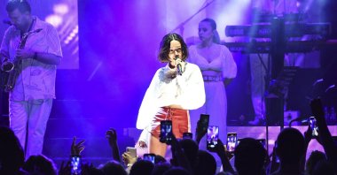 Zeynep Bastık performing during open-air concert, Izmir, Türkiye, Aug. 17, 2022. (Sabah Archive Photo)