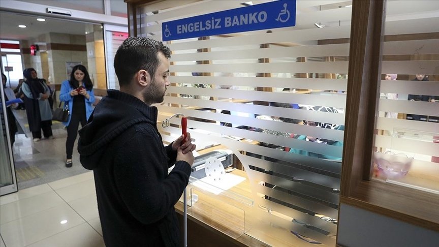 A visually impaired man approaches an &quot;accessibility booth&quot; serving the disabled at a courthouse, in the capital Ankara, Türkiye, May 13, 2022. (AA Photo)