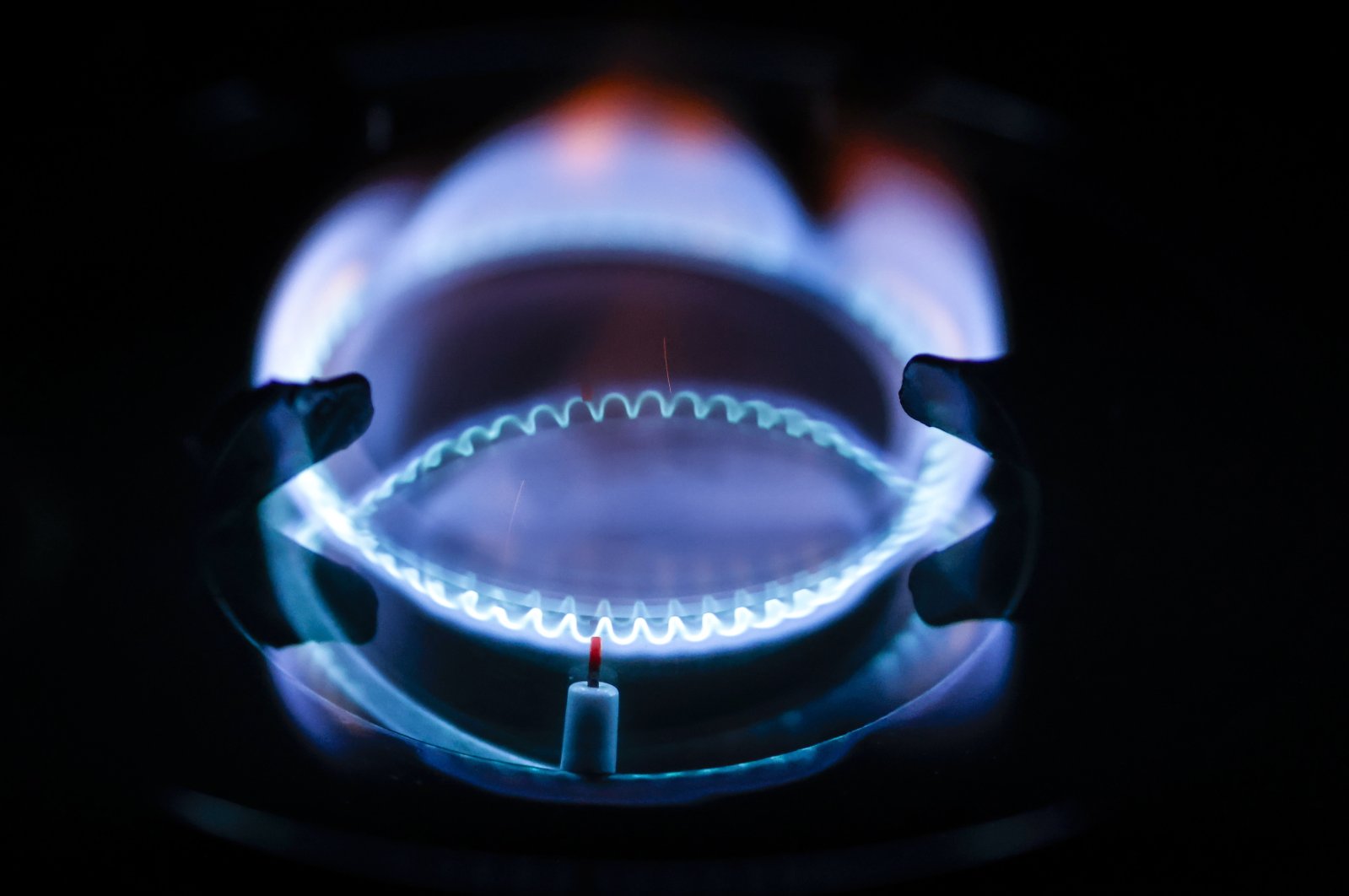 Batas harga gas UE membagi blok karena beberapa menolak proposal sebagai ‘lelucon’