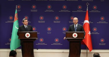 Turkish Foreign Minister Mevlüt Çavuşoğlu (R) and his Turkmen counterpart  Rashid Meredov speak at the press conference after their meeting in Ankara, Türkiye, Nov. 28, 2022. (AA Photo)