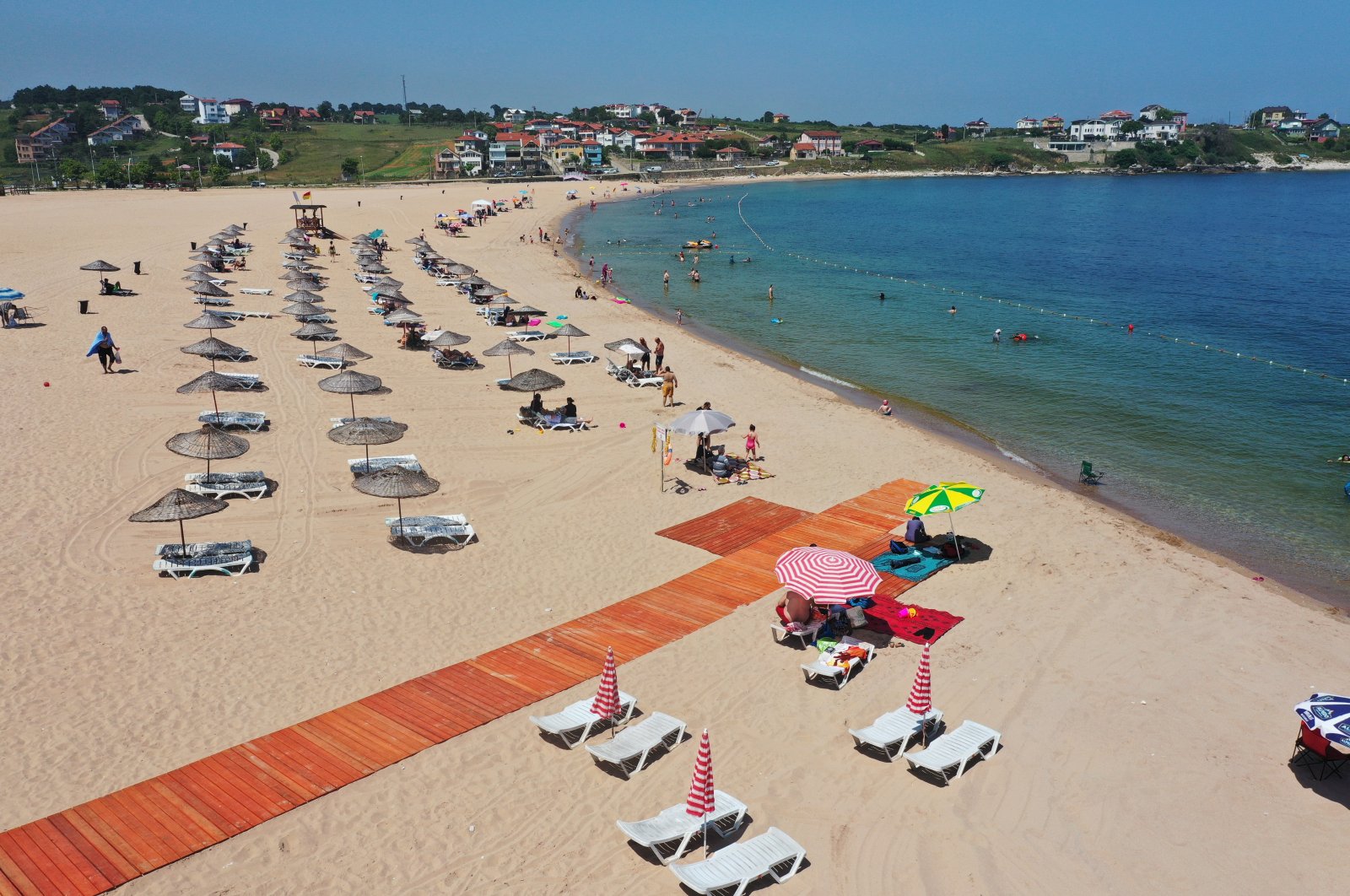 A view of the Blue Flag Bağırganlı Beach in Kocaeli, northwestern Türkiye, July 1, 2021. (AA Photo)