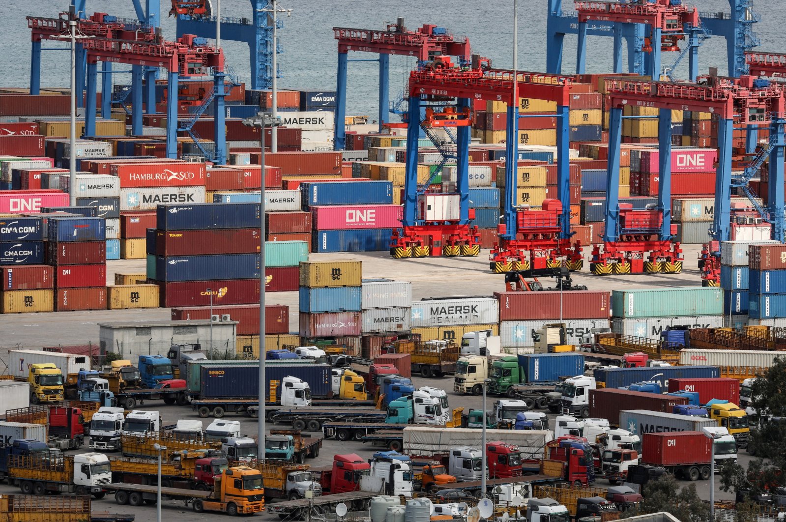 Shipping containers are seen stacked at Beirut&#039;s port during a countrywide lockdown to prevent the spread of the coronavirus in Beirut, Lebanon, April 8, 2020. (Reuters Photo)
