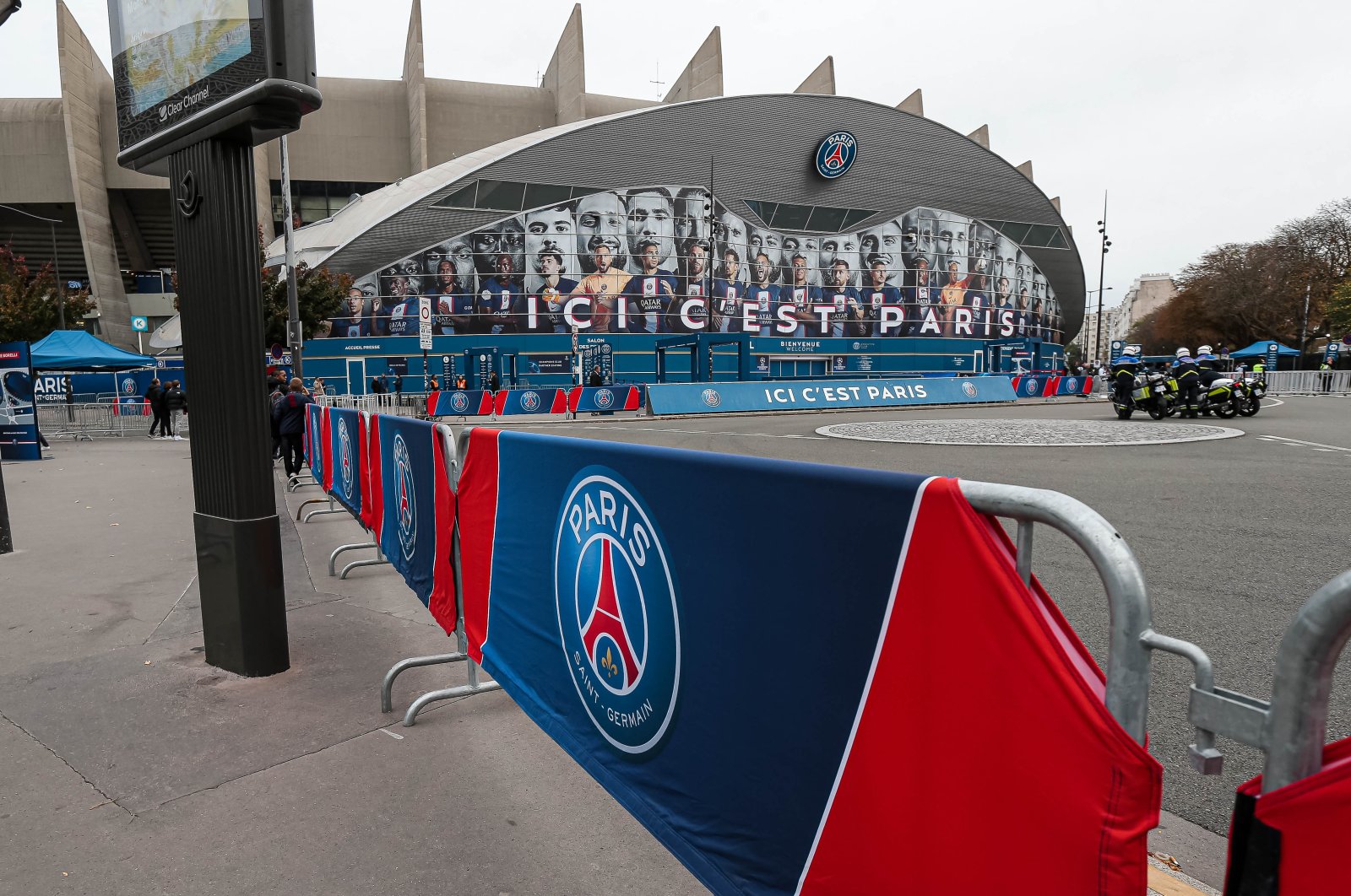 General view outside the stadium prior to the UEFA Champions League group H match between Paris Saint-Germain and Maccabi Haifa FC at Parc des Princes, Paris, France, Oct. 25, 2022. (Getty Images Photo)