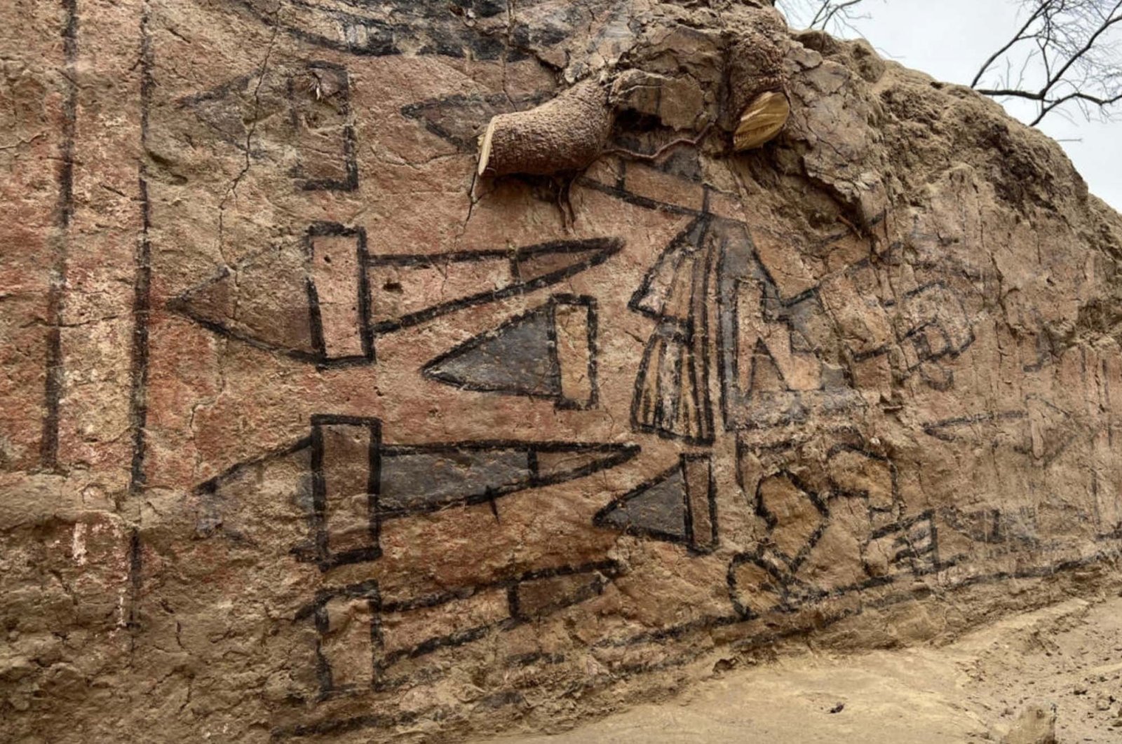 Lukisan dinding Peru kuno yang hilang ditemukan kembali setelah seabad