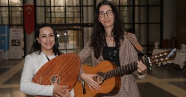 Burçin Uçaner Çifdalöz (R), a faculty member at Ankara Hacı Bayram Veli University Musicology Department and head of the Music Therapy Association, and Yeşim Saltık (L), a music therapist who came to Turkey from the Netherlands to work on the project. (AA Photo)