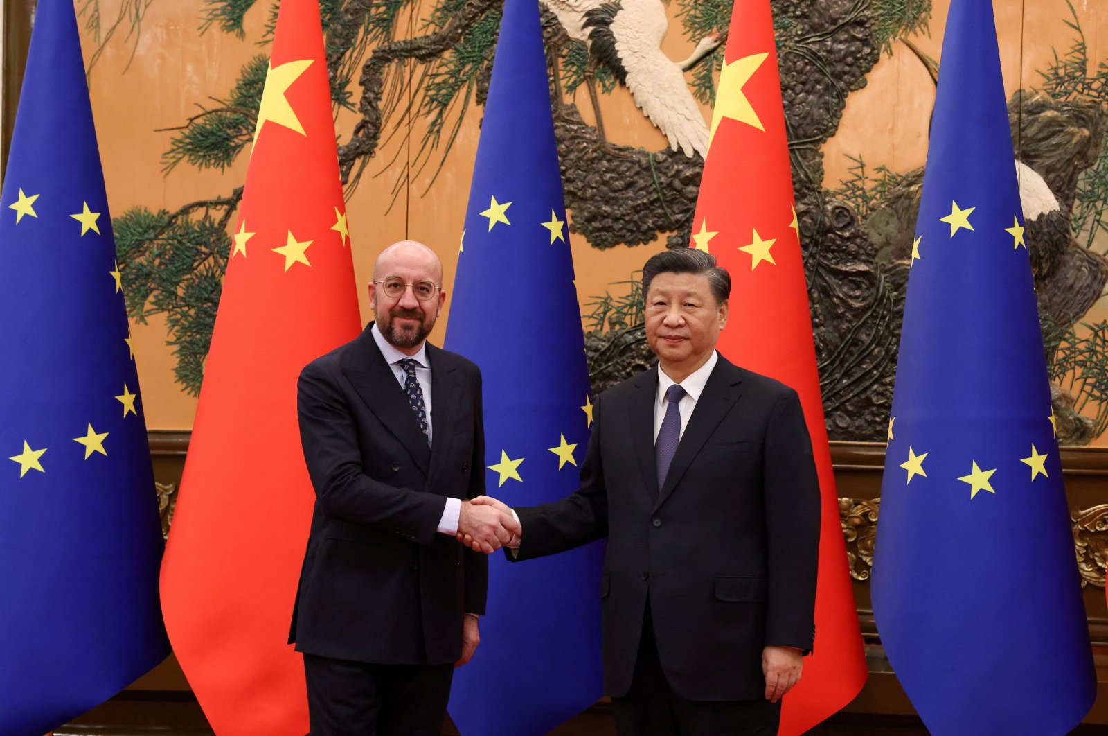 European Council President Charles Michel (L) attends a meeting with Chinese President Xi Jinping (R) at the Great Hall of the People in Beijing, China, Dec. 1, 2022. (Reuters Photo)