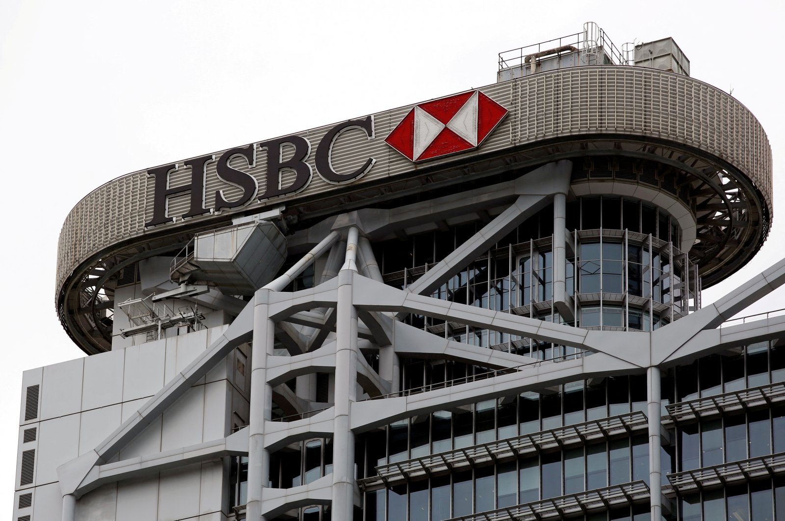 The logo of HSBC is seen on its headquarters in the financial district in Hong Kong, Aug. 4, 2020. (Reuters Photo)