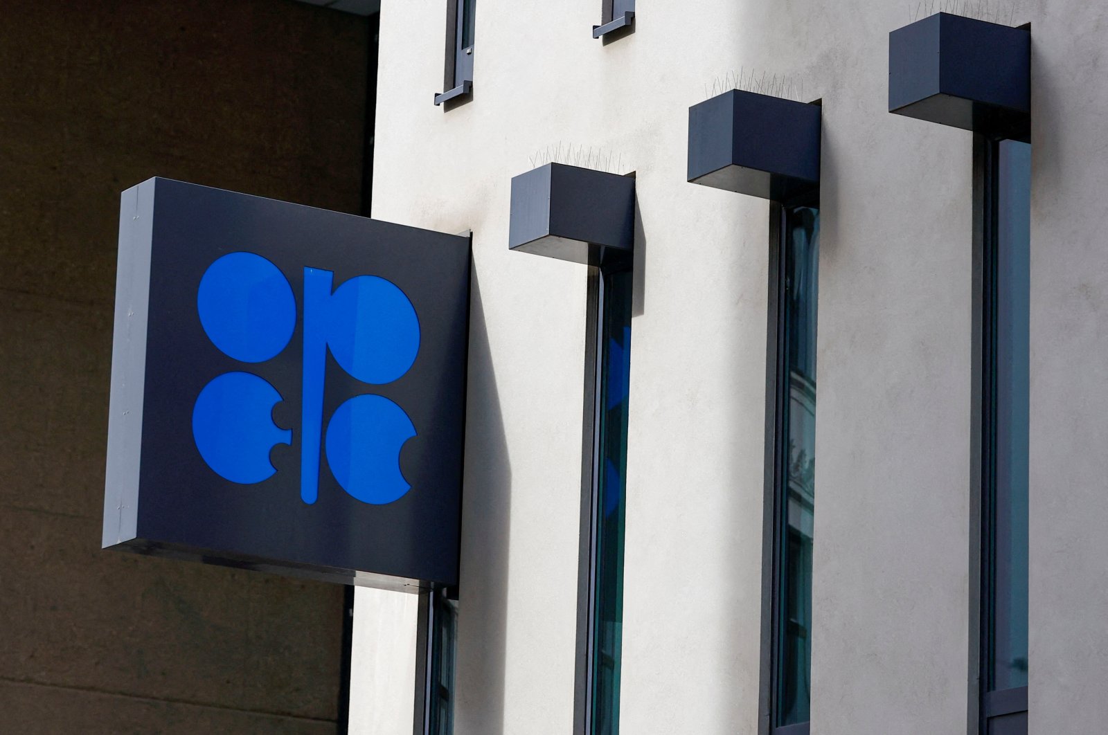 An OPEC sign is seen on the day of OPEC  meeting, Vienna, Austria, Oct., 5, 2022. (Reuters Photo)