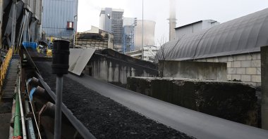 Coal is seen on a conveyor belt in the Emile Huchet GazelEnergie coal power plant, in Carling, eastern France, Nov. 29, 2022. (AFP Photo)
