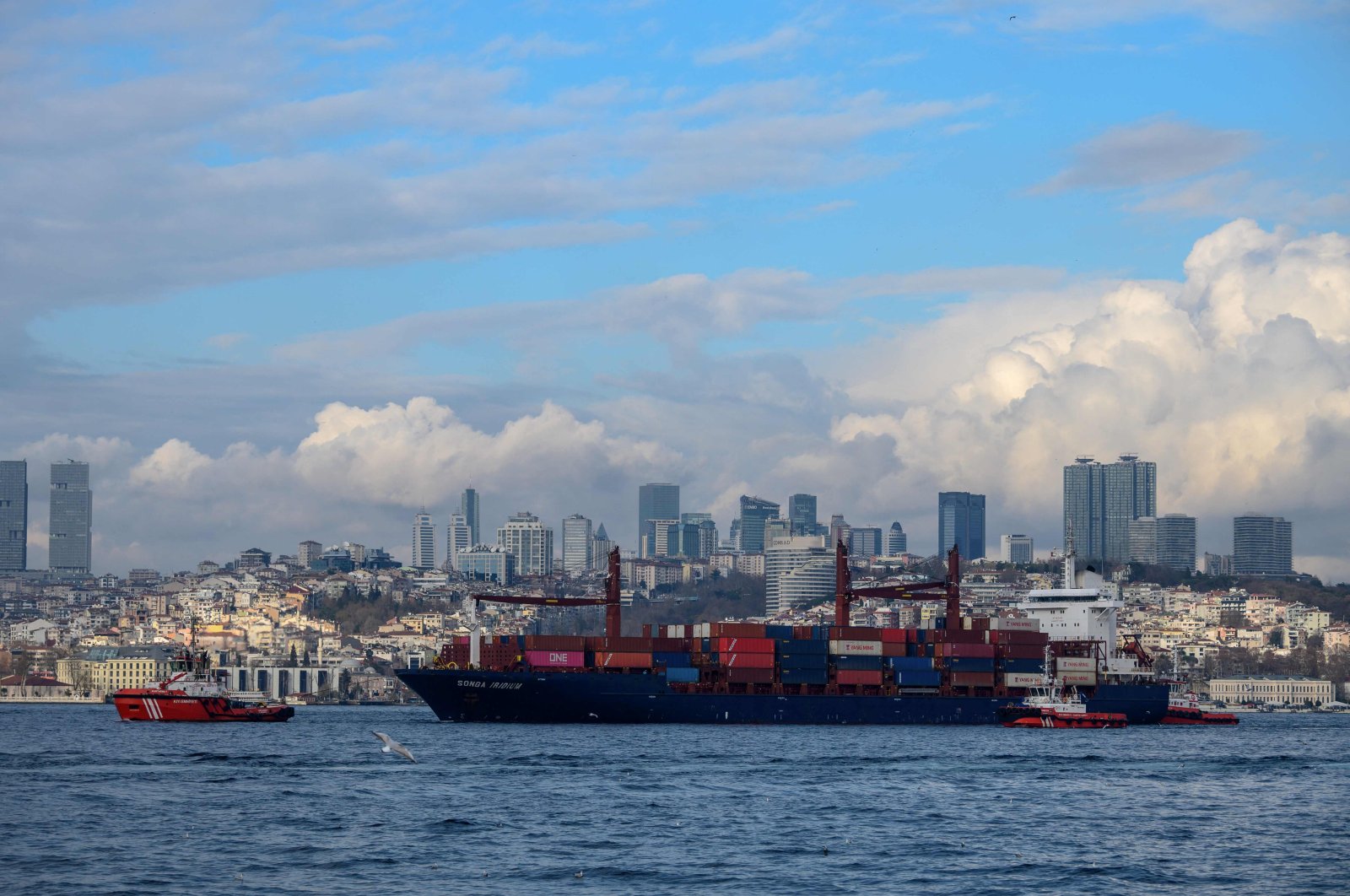 A cargo vessel is seen in the Bosporus in Istanbul, Türkiye, Dec. 27, 2019. (AFP Photo)