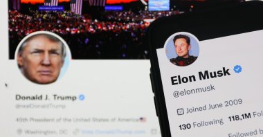 During his campaing, former U.S. President Donald Trump used “drain the swamp” catchphrase that imply the existence of a deep “establishment” that allegedly controlled the mainstream media, pulled the strings in the government and directed U.S. policies at home and abroad. (Getty Images Photo)