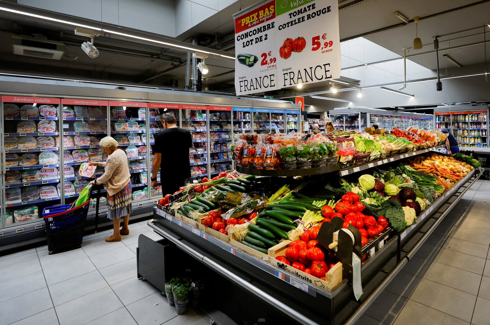A customer shops in a supermarket in Nice, France, Aug. 18, 2022. (Reuters Photo)
