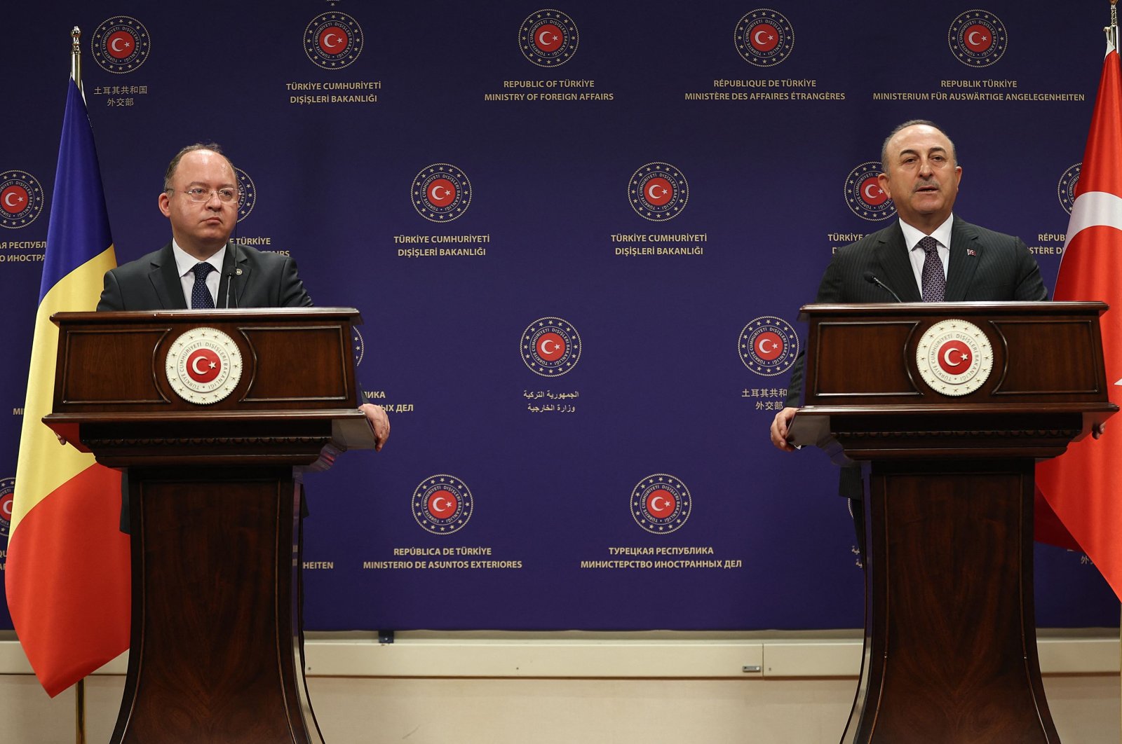 Foreign Minister Mevlüt Çavuşoğlu (R) and Romanian counterpart Bogdan Aurescu addresses the media during a press conference in the capital Ankara, Türkiye, Dec. 6, 2022. (AFP Photo)