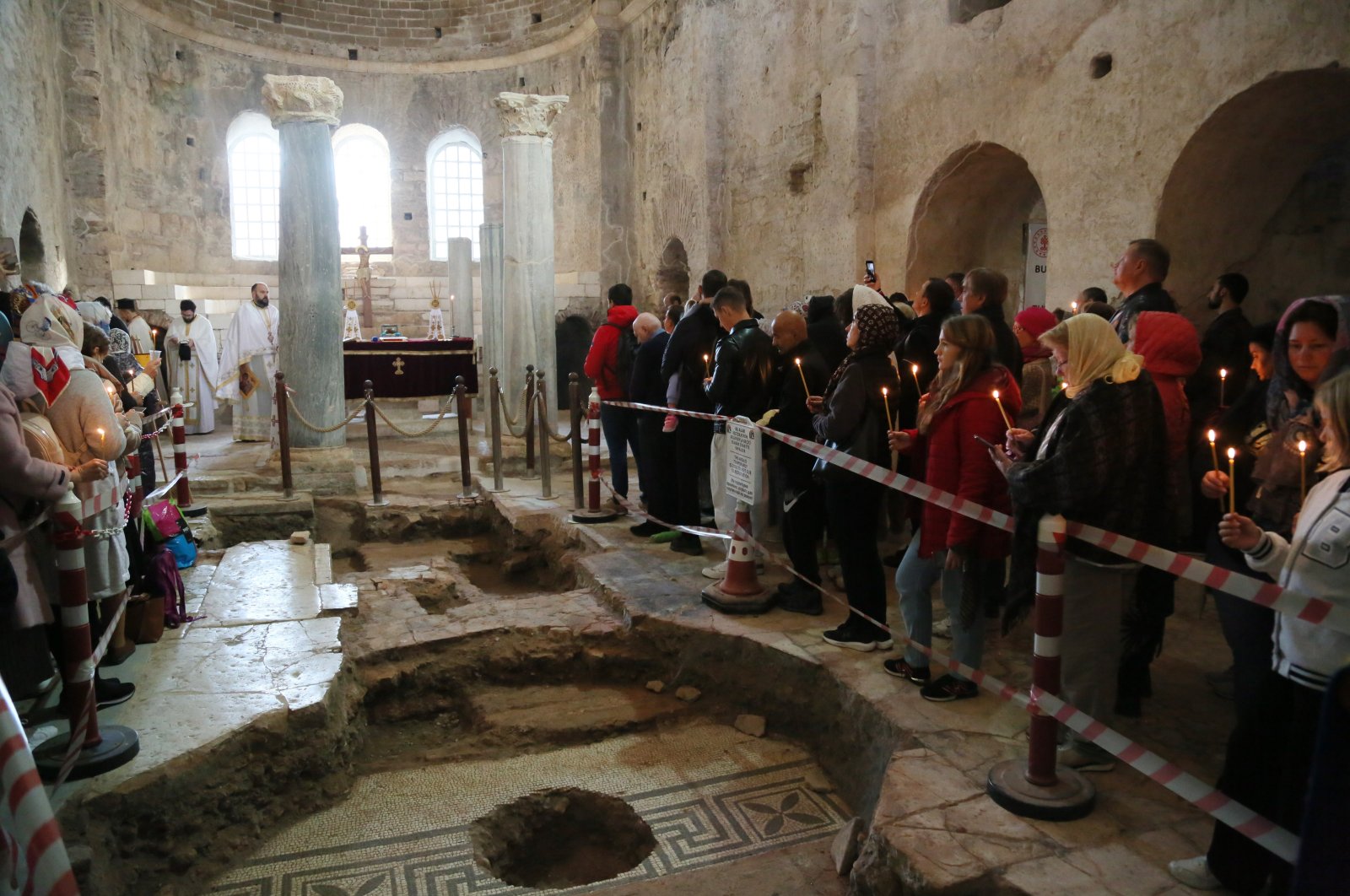 Faithful convenes for the religious service at the church, in Antalya, southern Türkiye, Dec. 6, 2022. (DHA Photo) 