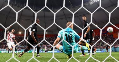 Canada's Milan Borjan saves a shot from Croatia's Marcelo Brozovic during the FIFA World Cup 2022 at the Khalifa International Stadium, Doha, Qatar, Nov. 27, 2022. (Reuters Photo)