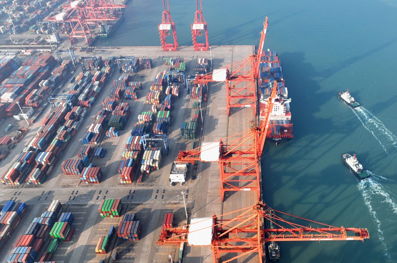 Cranes and shipping containers at a port in Lianyungang in Jiangsu province, eastern China, Dec. 7, 2022. (AFP Photo)