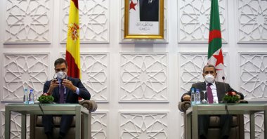 Spanish Prime Minister Pedro Sanchez (L) and Algerian Prime Minister Abdelaziz Djerad attend the Algero Spanish Economic Forum, in Algiers, Algeria, Oct. 8, 2020. (Getty Images Photo)